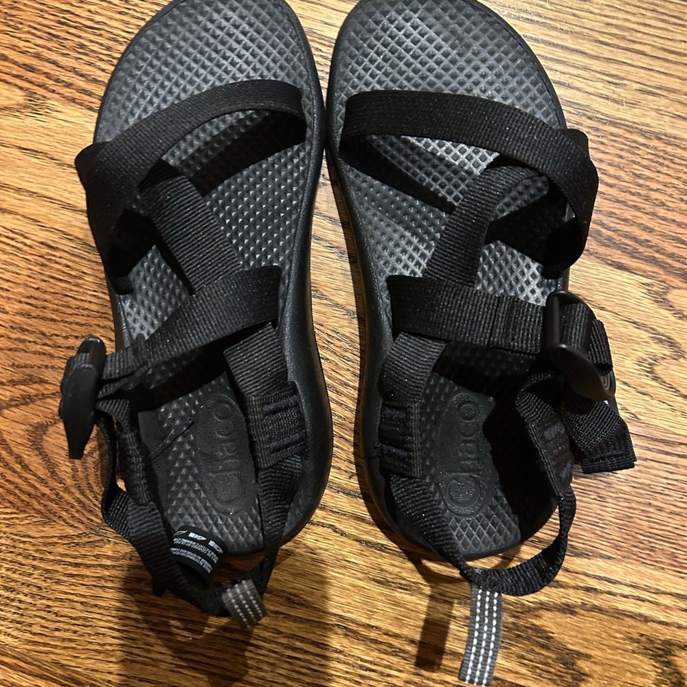 New Chaco Black Sandals- kids